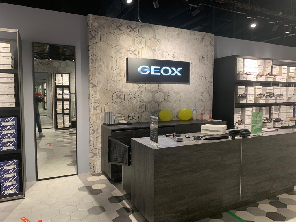 Geox - Construction